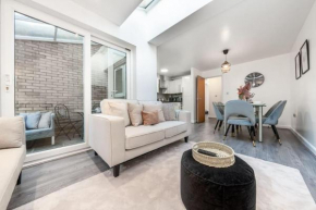 4 beds - 20 min to Central